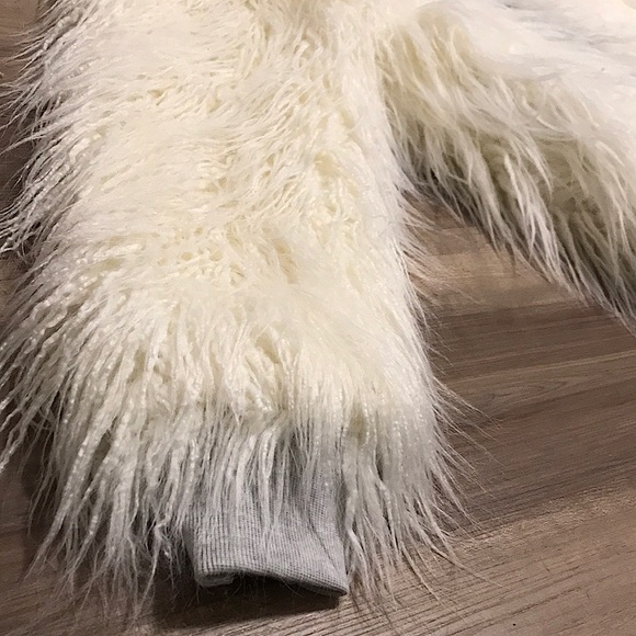 *NEW* Shaggy Faux Fur Coat With Built-In Hoodie - Picture 4 of 7